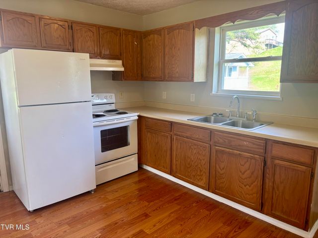 144 Kitty Cole Lane, Dungannon, VA 24245