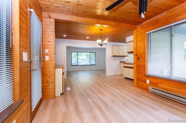 7580 Thornwood Street, Canton, MI 48187
