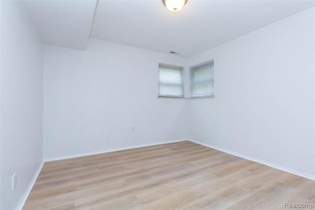7580 Thornwood Street, Canton, MI 48187