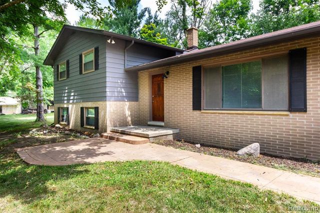 7580 Thornwood Street, Canton, MI 48187