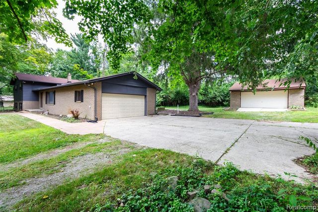 7580 Thornwood Street, Canton, MI 48187
