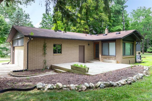 7580 Thornwood Street, Canton, MI 48187