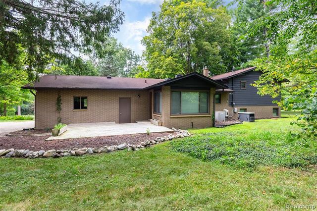 7580 Thornwood Street, Canton, MI 48187
