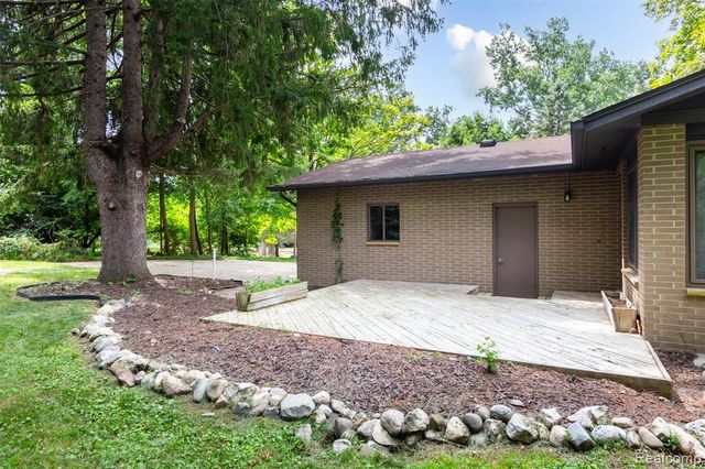 7580 Thornwood Street, Canton, MI 48187