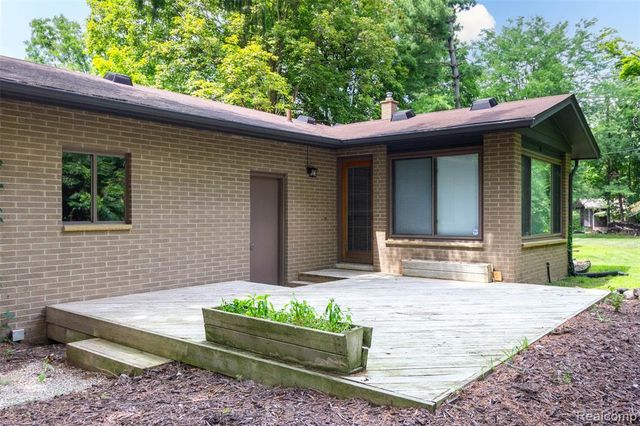 7580 Thornwood Street, Canton, MI 48187