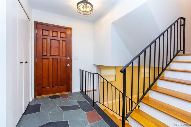 7580 Thornwood Street, Canton, MI 48187