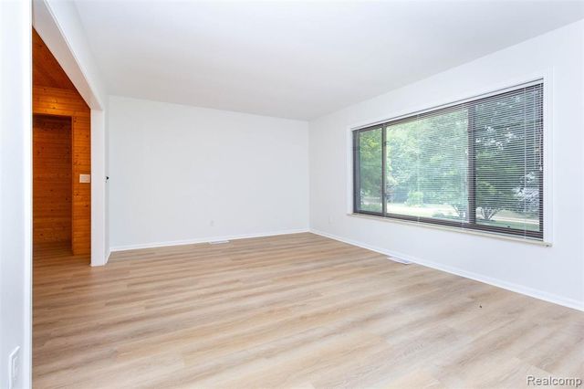 7580 Thornwood Street, Canton, MI 48187