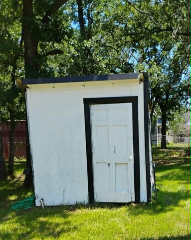 763 Frontier Street, Bowie, TX 76230