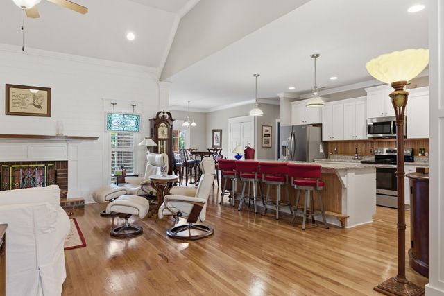 3043 Cross Gate Ln, Columbia, TN 38401
