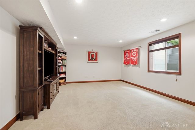 1927 Cider Mill Way, Tipp City, OH 45371