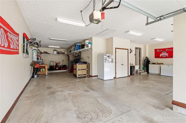 1927 Cider Mill Way, Tipp City, OH 45371