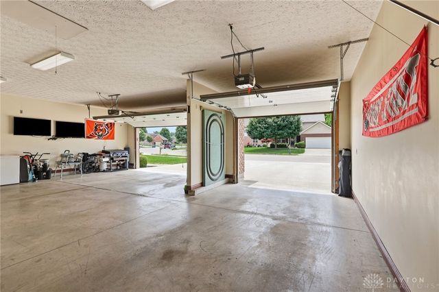 1927 Cider Mill Way, Tipp City, OH 45371