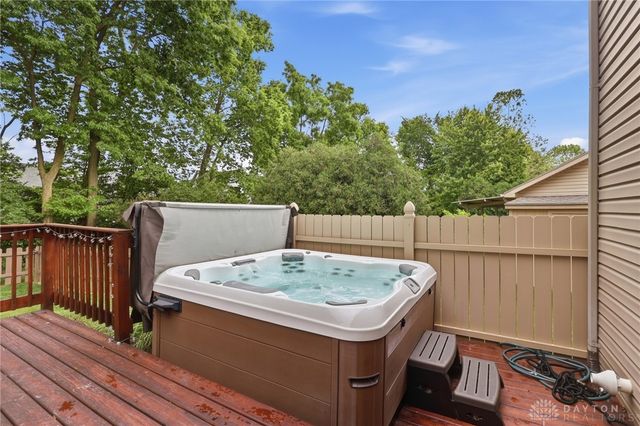 1927 Cider Mill Way, Tipp City, OH 45371