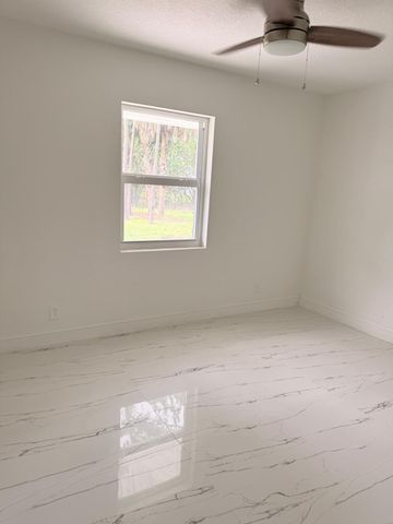 14817 97th Road N, West Palm Beach, FL 33412