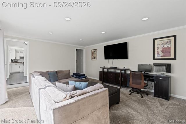 4467 Apple Valley Lane, West Bloomfield, MI 48323