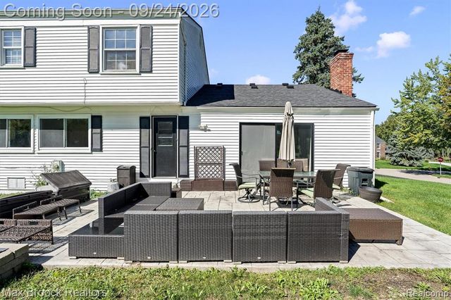 4467 Apple Valley Lane, West Bloomfield, MI 48323