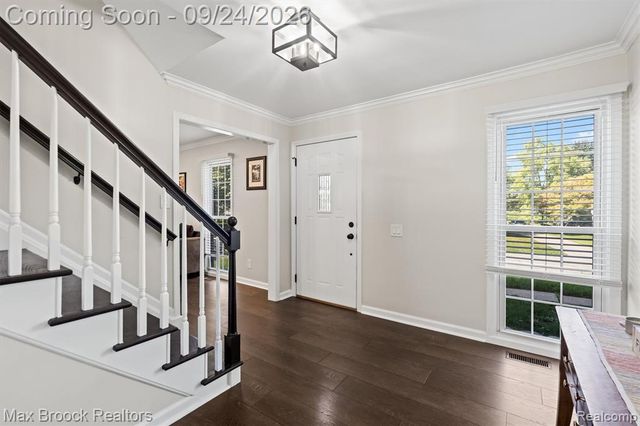 4467 Apple Valley Lane, West Bloomfield, MI 48323
