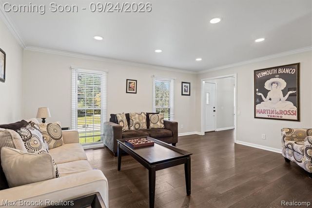 4467 Apple Valley Lane, West Bloomfield, MI 48323