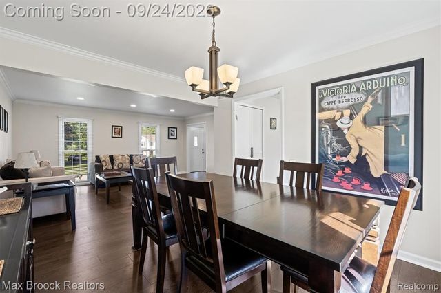 4467 Apple Valley Lane, West Bloomfield, MI 48323