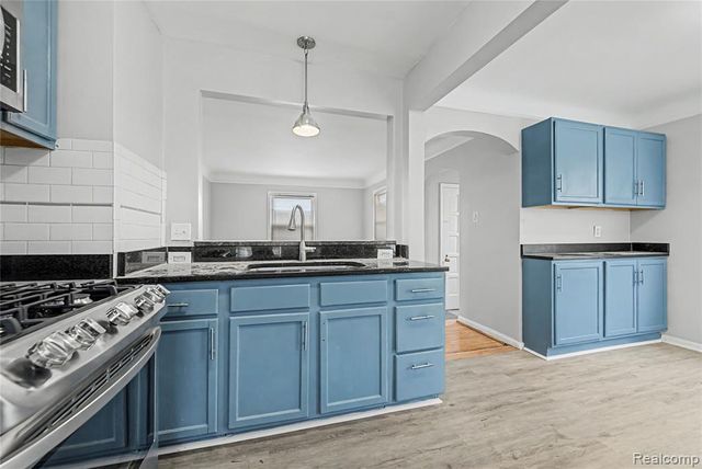 516 E Granet Avenue, Hazel Park, MI 48030