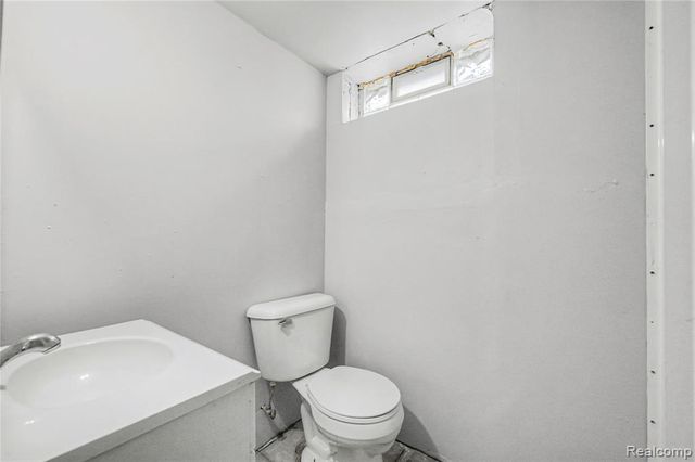 516 E Granet Avenue, Hazel Park, MI 48030