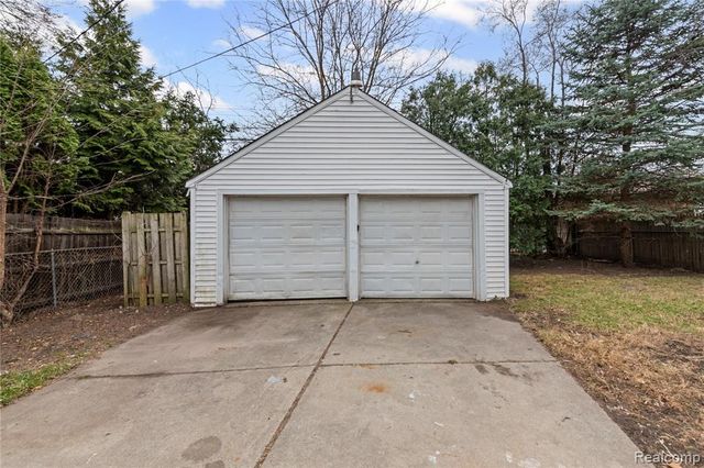 516 E Granet Avenue, Hazel Park, MI 48030