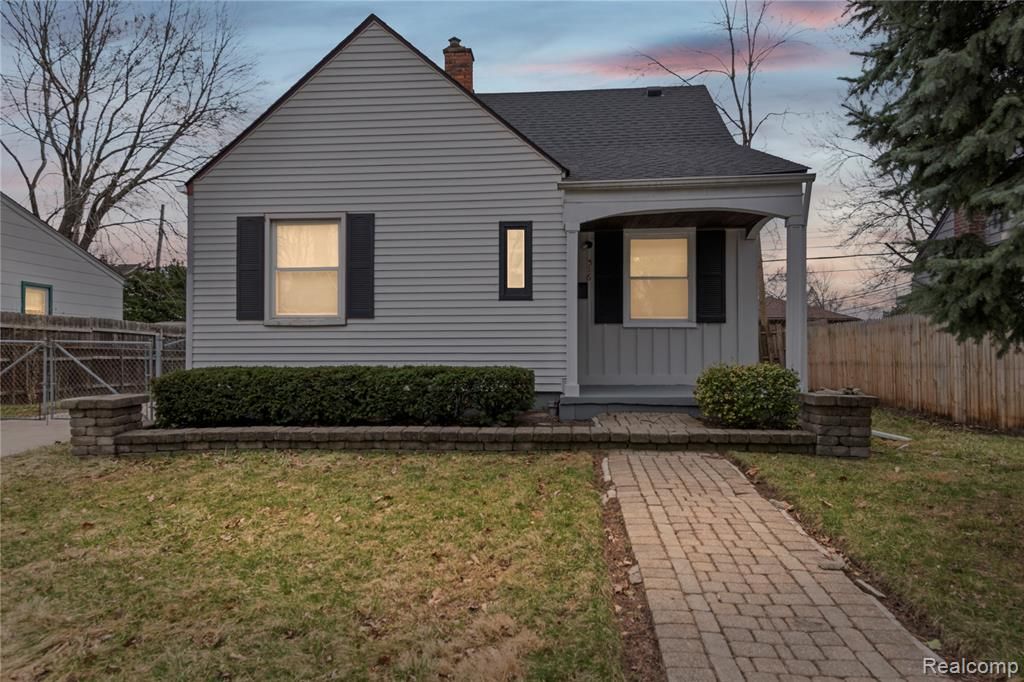 516 E Granet Avenue, Hazel Park, MI 48030