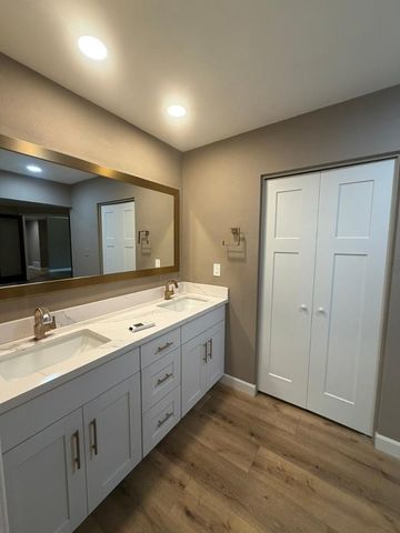 9225 N Arroya Vista Drive W, Phoenix, AZ 85028