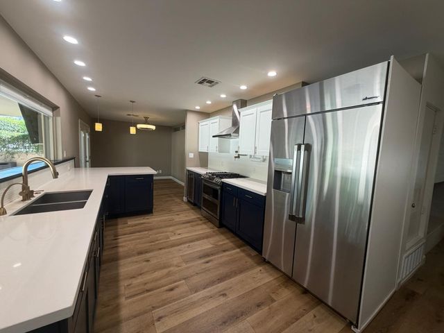 9225 N Arroya Vista Drive W, Phoenix, AZ 85028