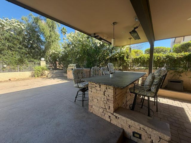 9225 N Arroya Vista Drive W, Phoenix, AZ 85028