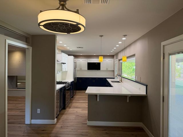 9225 N Arroya Vista Drive W, Phoenix, AZ 85028