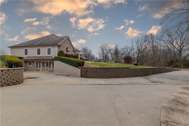 317 S Kentucky Street, Adrian, MO 64720