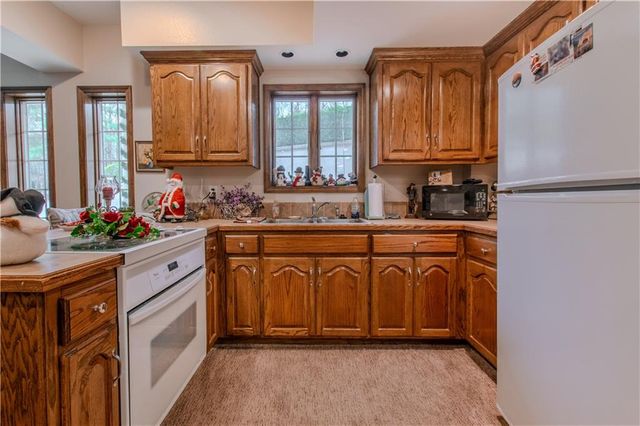 317 S Kentucky Street, Adrian, MO 64720