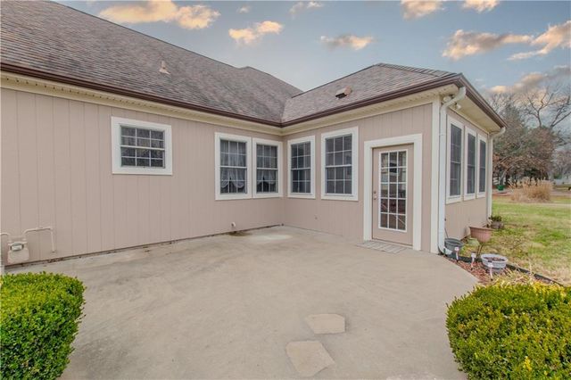 317 S Kentucky Street, Adrian, MO 64720