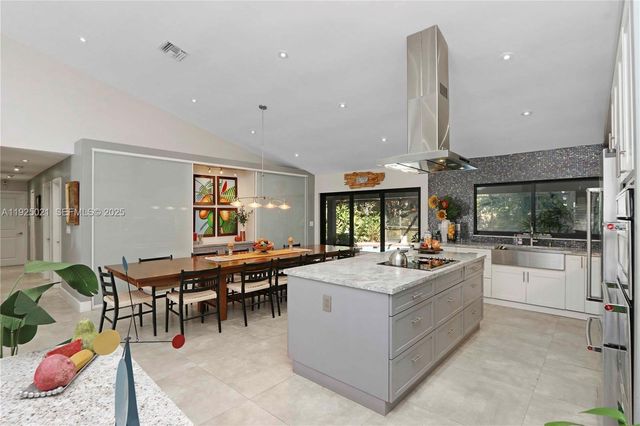 10255 SW 96th Ter, Miami, FL 33176