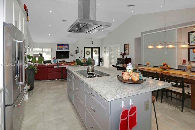 10255 SW 96th Ter, Miami, FL 33176