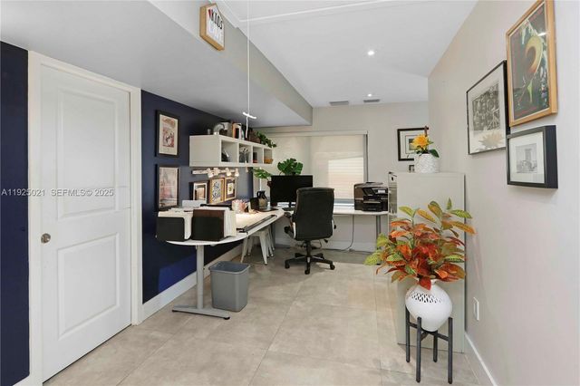 10255 SW 96th Ter, Miami, FL 33176