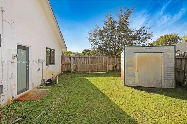 10255 SW 96th Ter, Miami, FL 33176