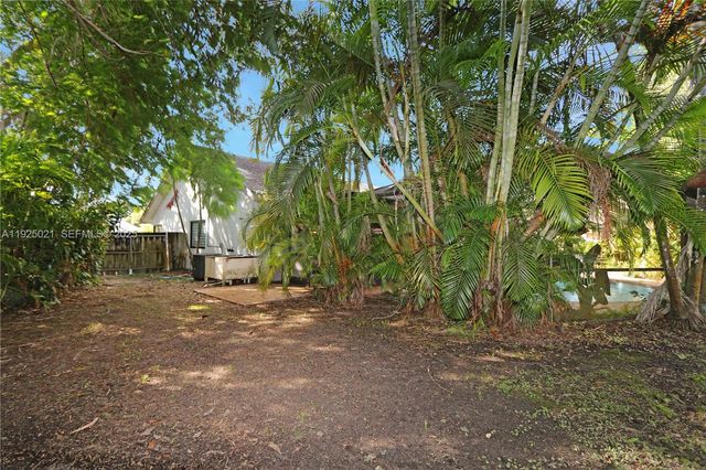 10255 SW 96th Ter, Miami, FL 33176