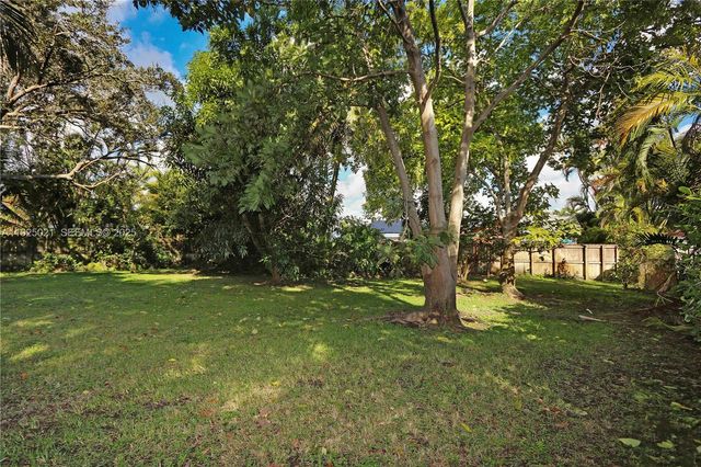 10255 SW 96th Ter, Miami, FL 33176