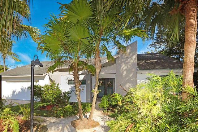 10255 SW 96th Ter, Miami, FL 33176