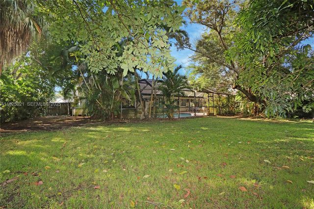 10255 SW 96th Ter, Miami, FL 33176