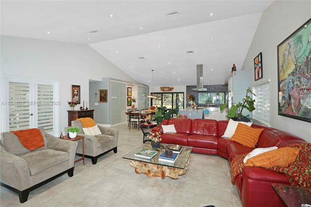 10255 SW 96th Ter, Miami, FL 33176