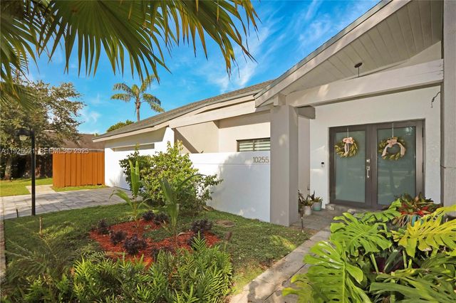 10255 SW 96th Ter, Miami, FL 33176