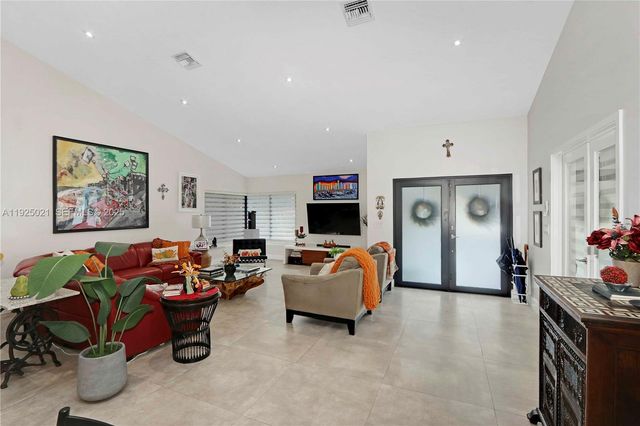 10255 SW 96th Ter, Miami, FL 33176