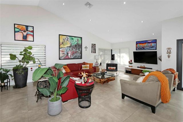 10255 SW 96th Ter, Miami, FL 33176