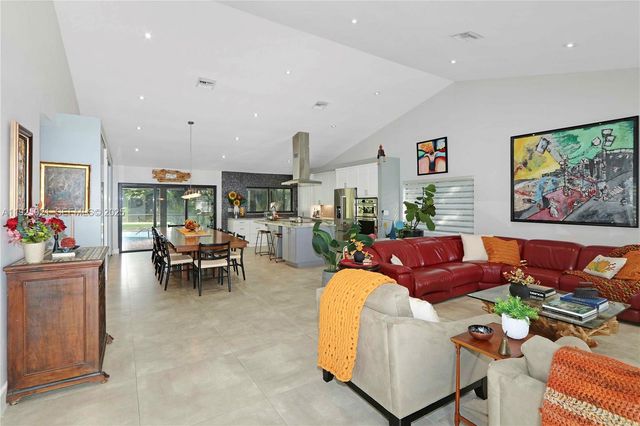 10255 SW 96th Ter, Miami, FL 33176