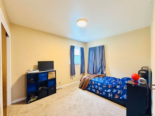 147 AHRENS AVE, Cheyenne, WY 82007