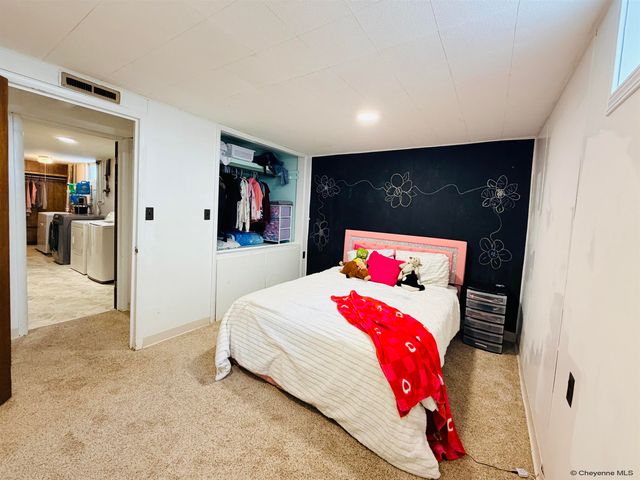 147 AHRENS AVE, Cheyenne, WY 82007