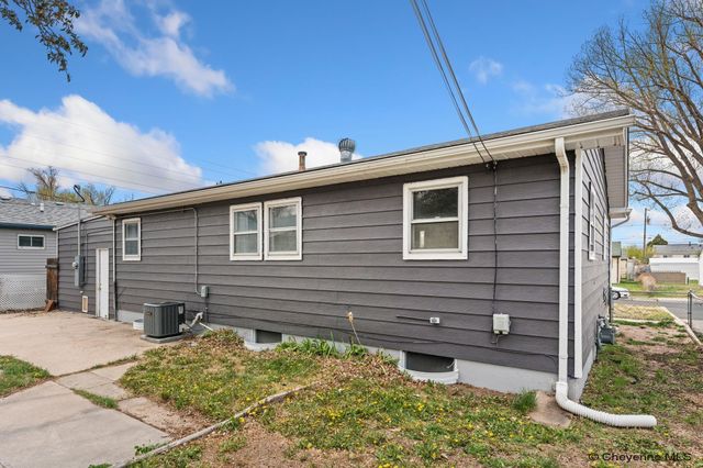 147 AHRENS AVE, Cheyenne, WY 82007
